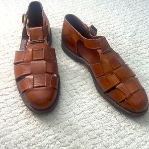Gorgeous men’s Cole Haan woven sandal shoe